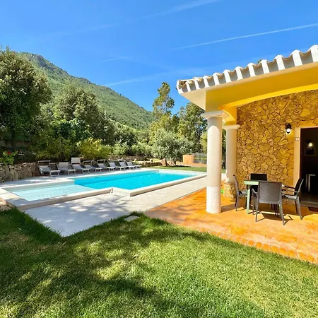 With Pool Apartment *