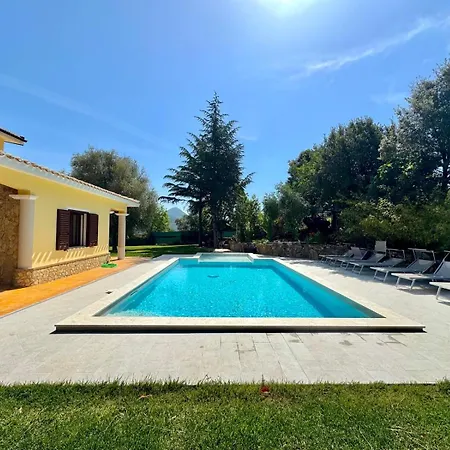 With Pool Appartement