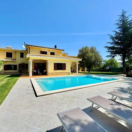 With Pool Cardedu