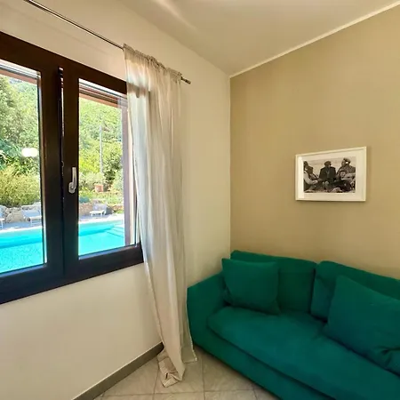 With Pool Apartament