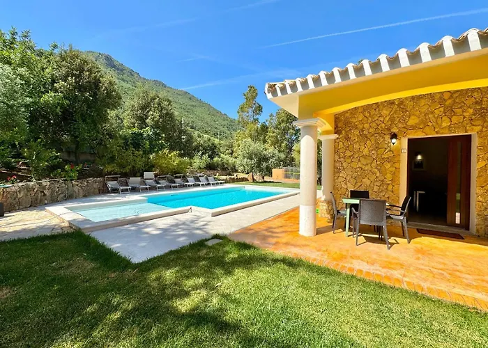 With Pool Apartmán *